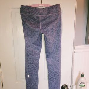 ivivva (LULULEMON GIRLS) leggings deep discount💜